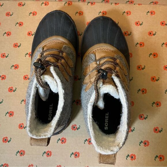 Sorel Out 'N About Plus Felt Boots Tan Gray Women’s 7 - Picture 7 of 11